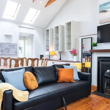 Beautiful Location Fast Wifi N Tv Dublin