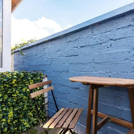Beautiful Location Fast Wifi N Tv Dublin